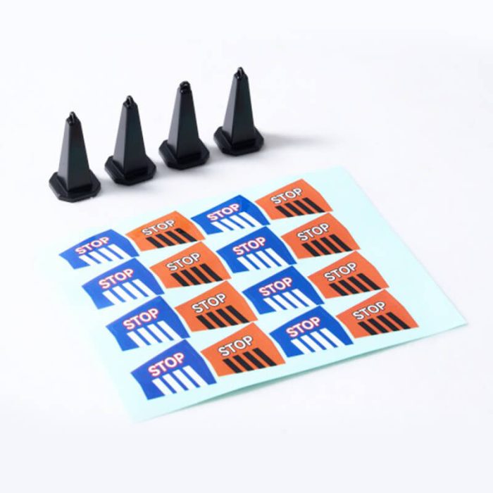 FMS 1:18 TRAFFIC CONE BLACK (4PCS) - Image 1