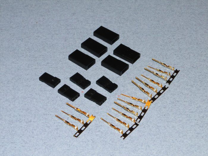 Futaba Socket Set (Gold Pins) 5pcs - Image 1