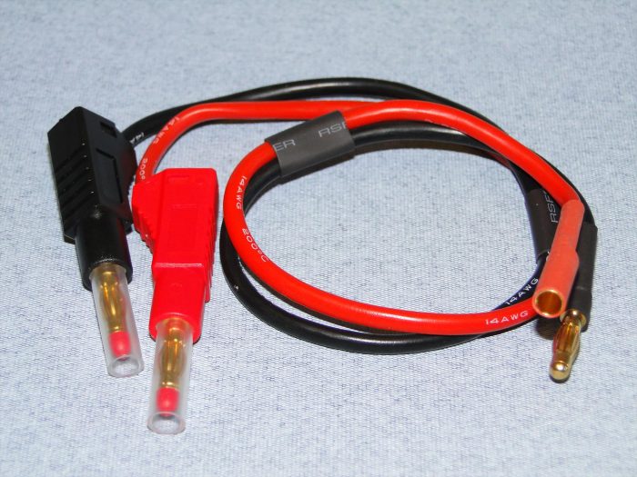 Charge lead : 4mm~4mm (F+)(M-) - Image 1