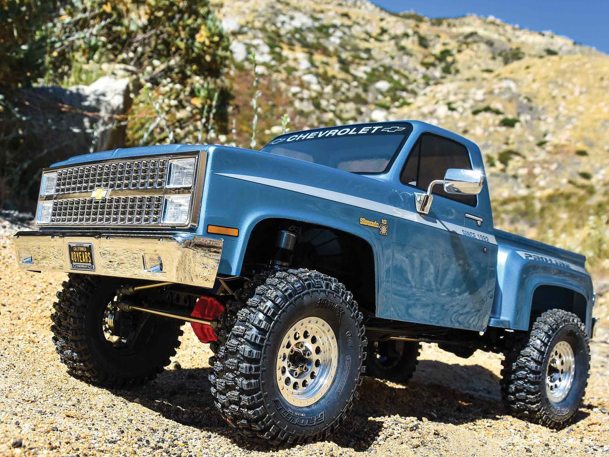 Axial 1/10 SCX10 III Pro-Line 1982 Chevy K10 4WD Rock Crawler RTR - Image 13