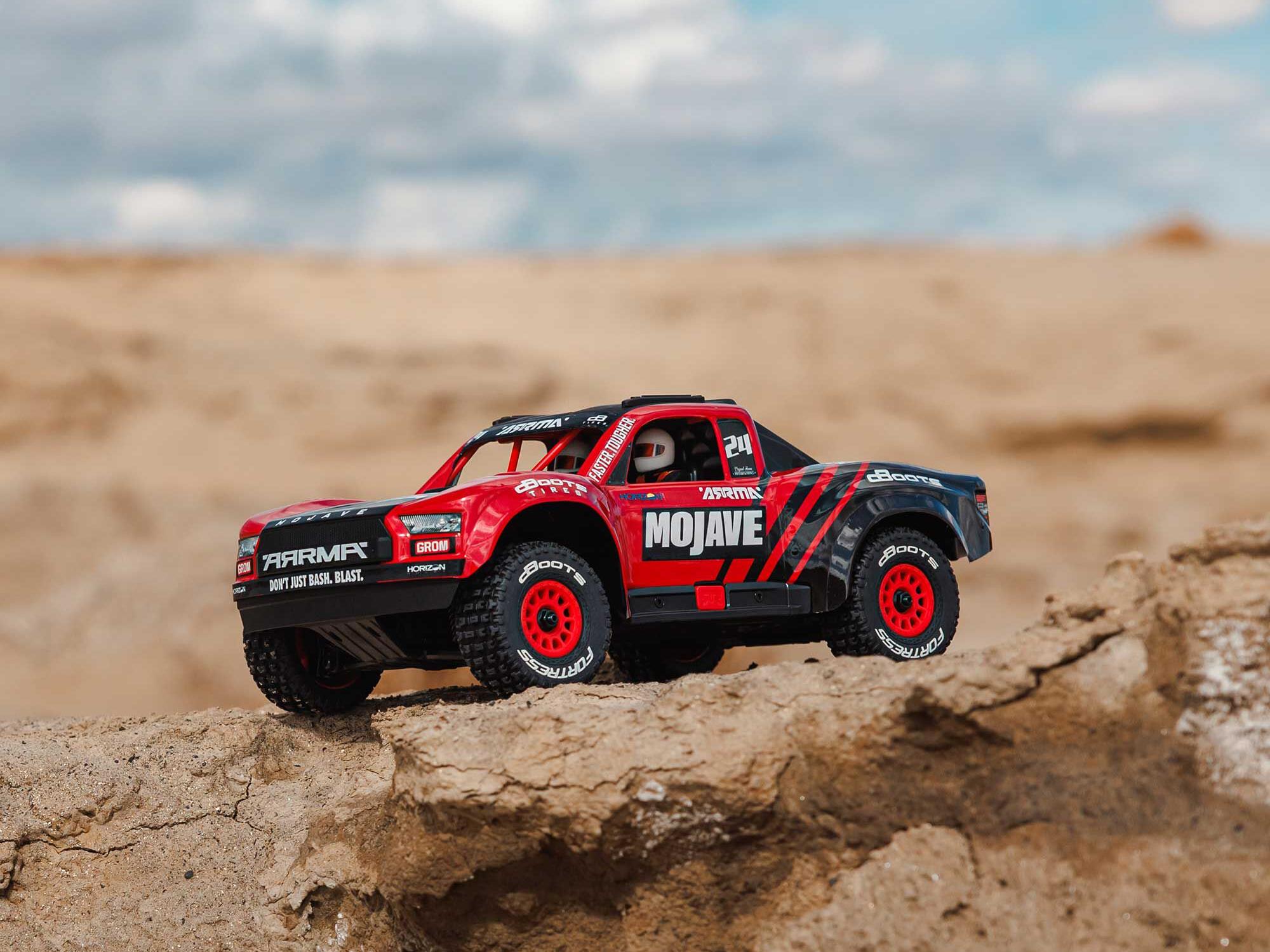 Arrma 1/16 MOJAVE GROM MEGA 4X4 DT with Battery & Charger Red - Image 21