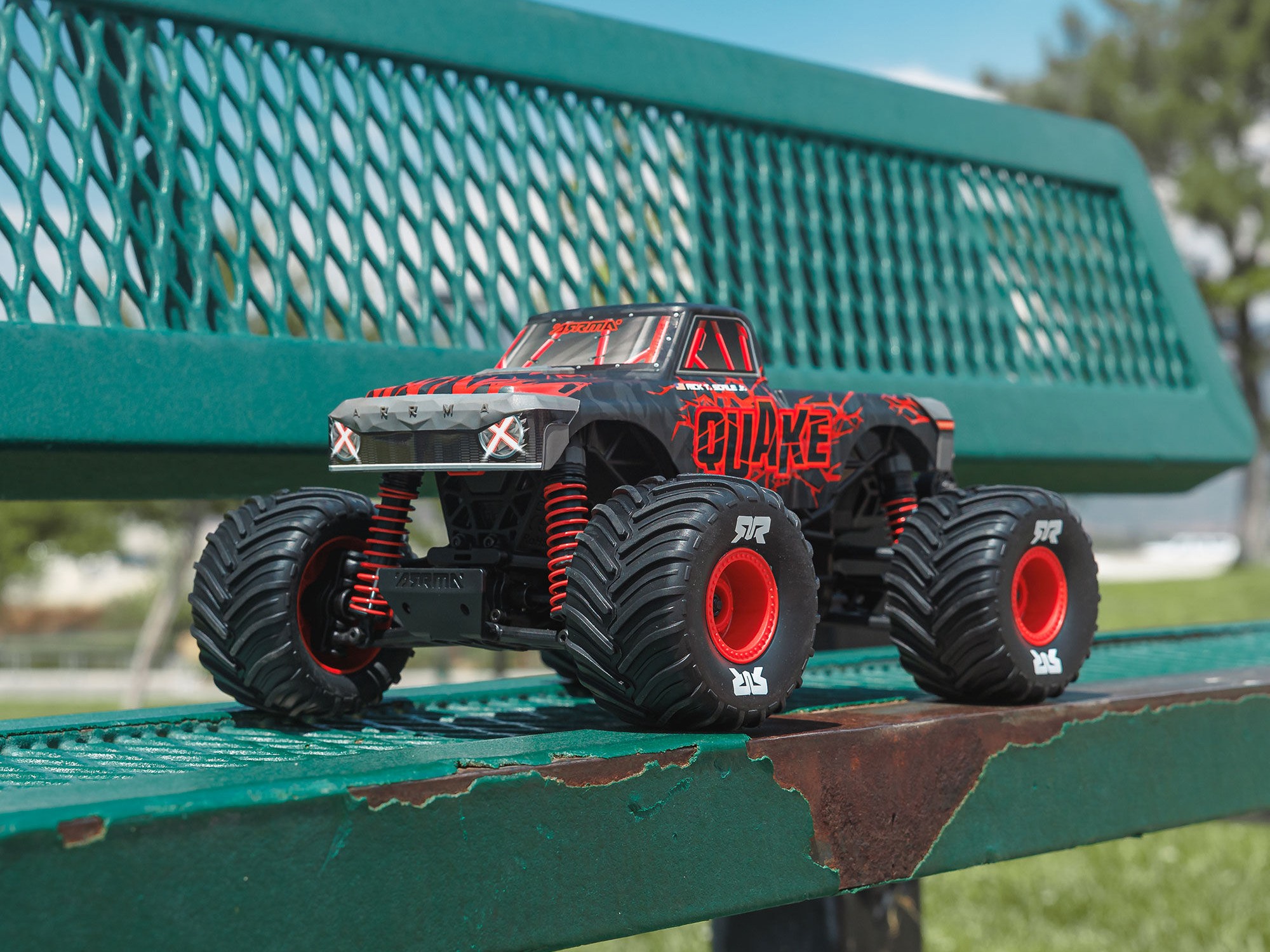 Arrma 1/16 QUAKE GROM 4X4 RTR Monster Truck Red - Image 15