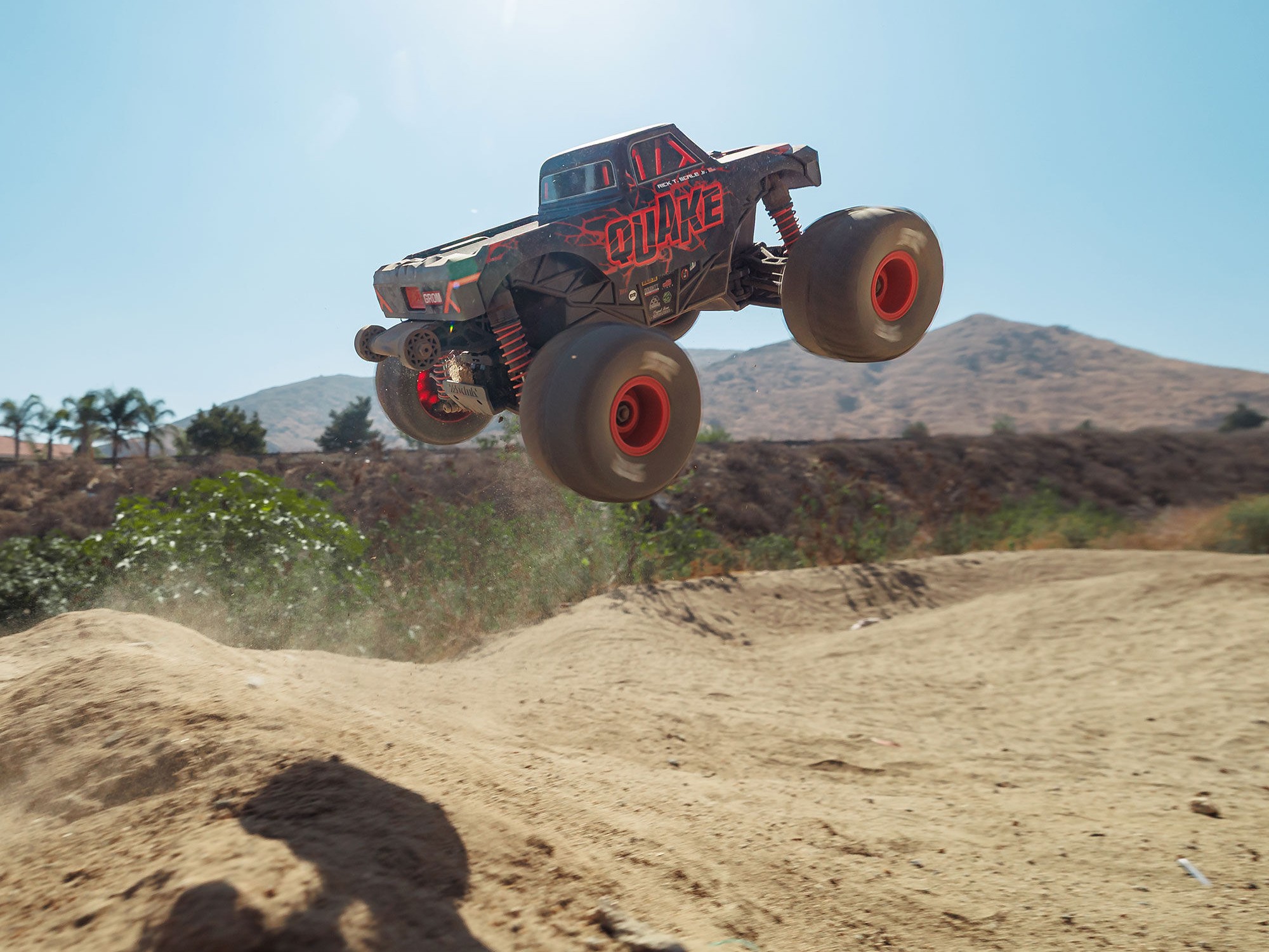 Arrma 1/16 QUAKE GROM 4X4 RTR Monster Truck Red - Image 20