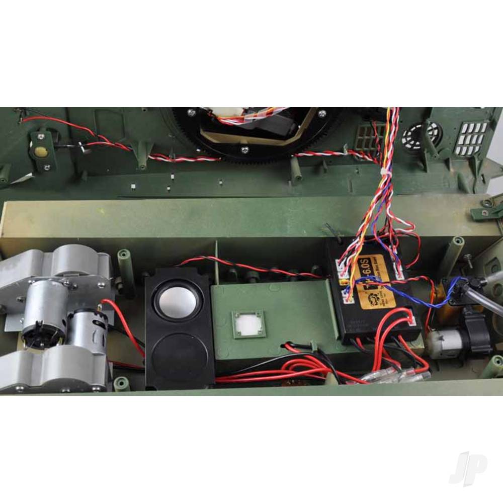 Henglong 1:16 U.S. Medium Tank M4A3 Sherman with Infrared Battle System (2.4GHz + Shooter + Smoke + Sound + Metal Gearbox + Metal Tracks + Sprocket + Idler) - Image 7