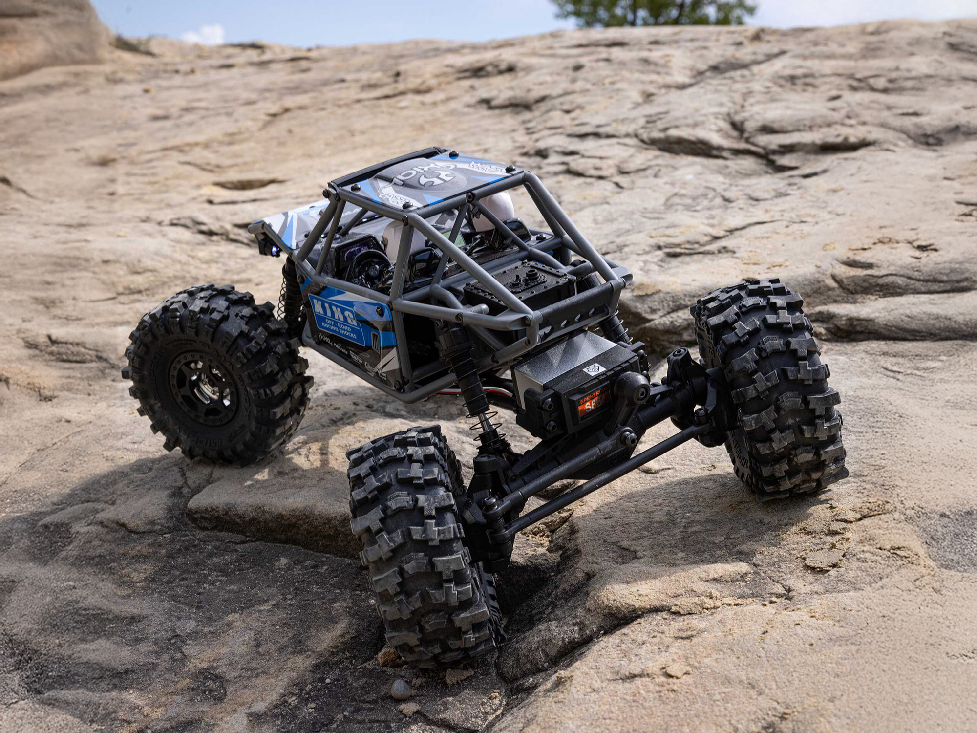 Axial 1/18 UTB18 Capra 4WS 4WD Trail Buggy RTR with Bat/Chg Blue - Image 20