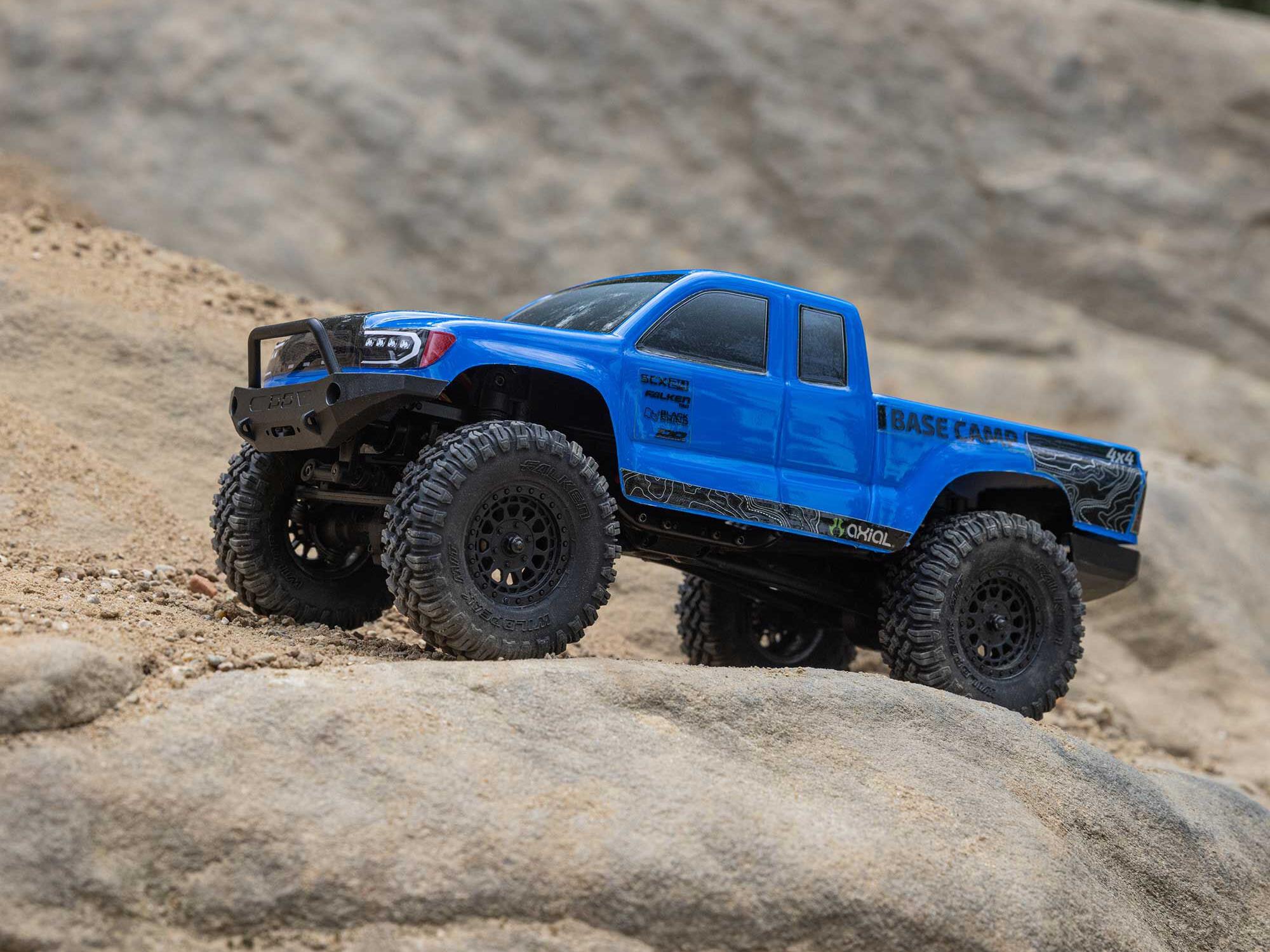 Axial 1/24 SCX24 Base Camp 4WD Rock Crawler RTR Blue - Image 19