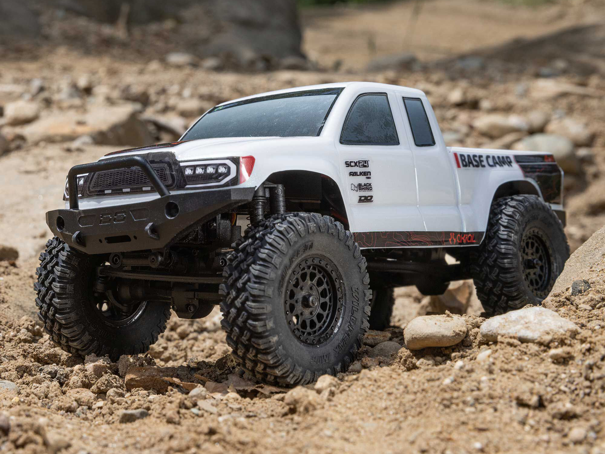 Axial 1/24 SCX24 Base Camp 4WD Rock Crawler RTR White - Image 19