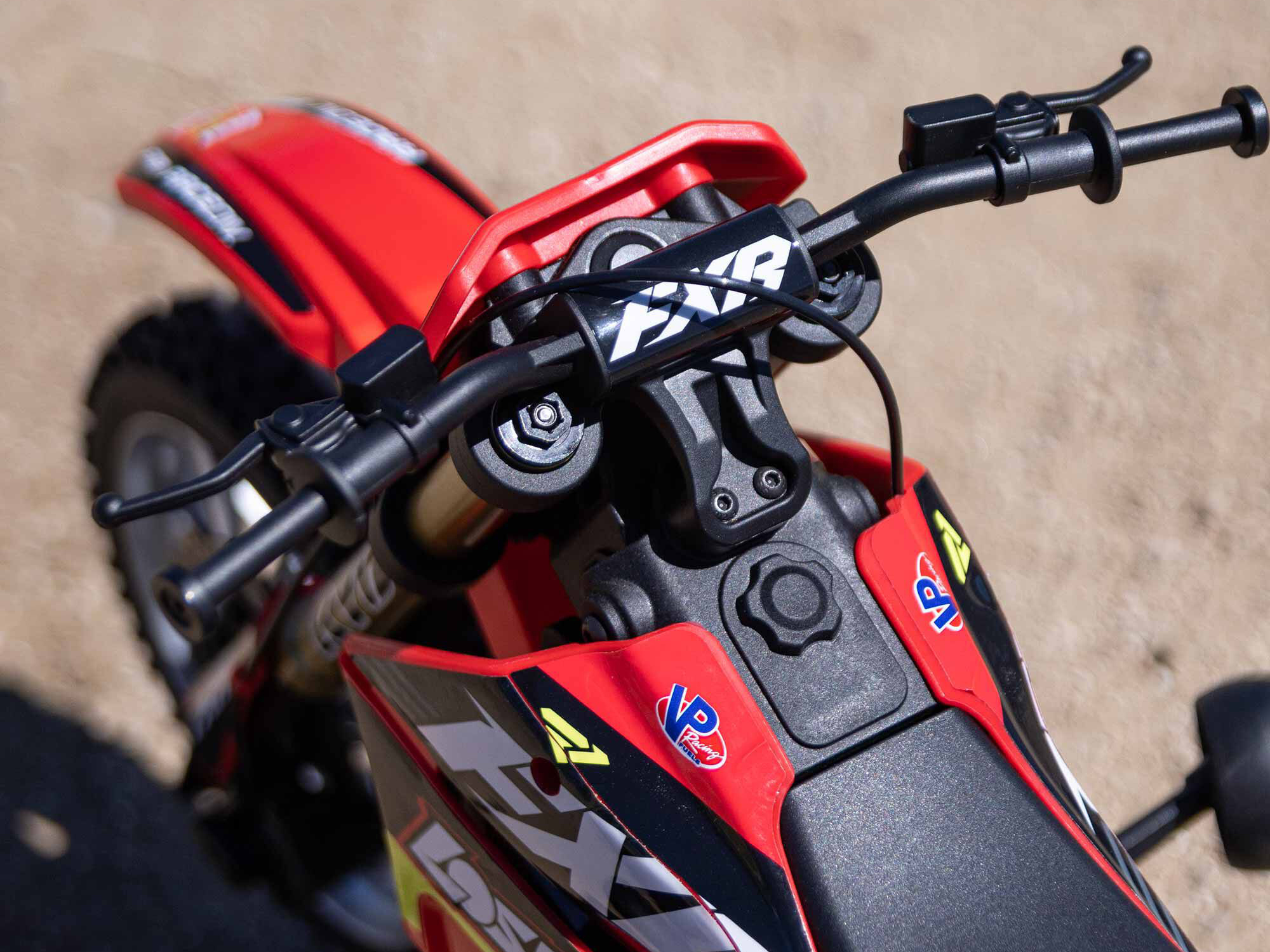 Losi 1/4 Promoto-MX Motorcycle RTR FXR Red - Image 16