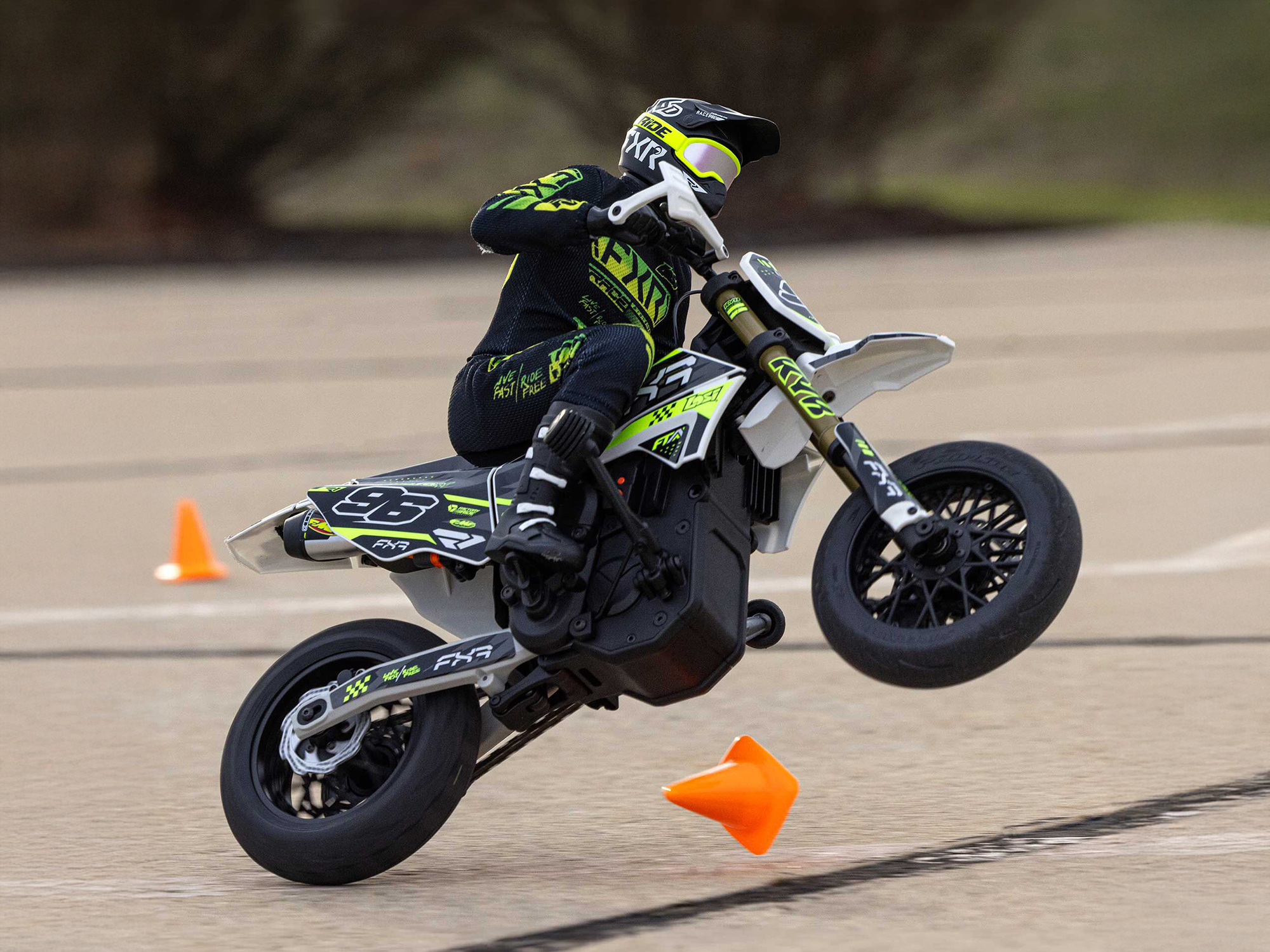 Losi 1/4 Promoto-SM FXR Supermoto Motorcycle RTR Basic - Image 22