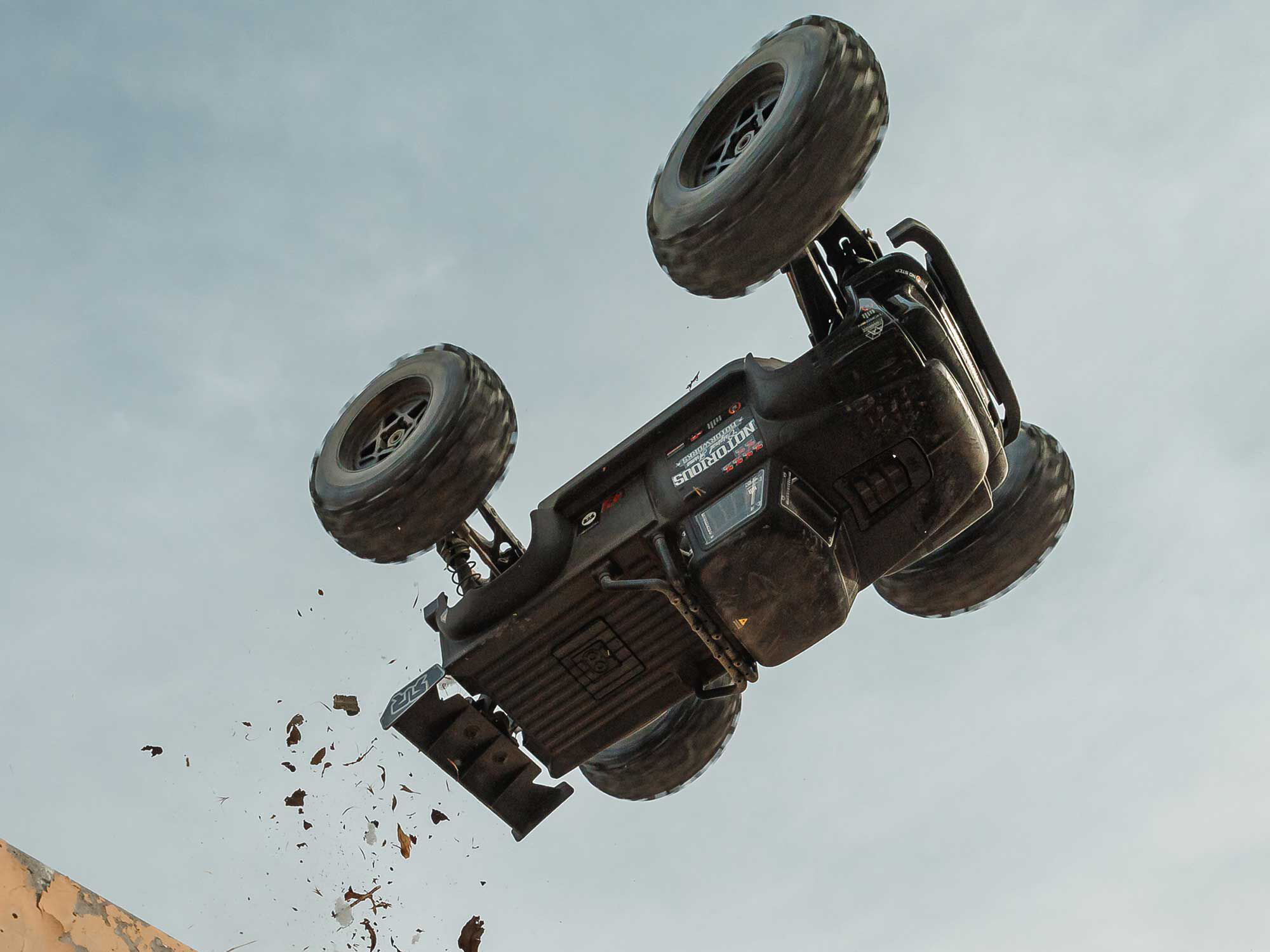 Arrma 1/8 NOTORIOUS 6S V6 4X4 BLX Stunt Truck RTR Black - Image 18