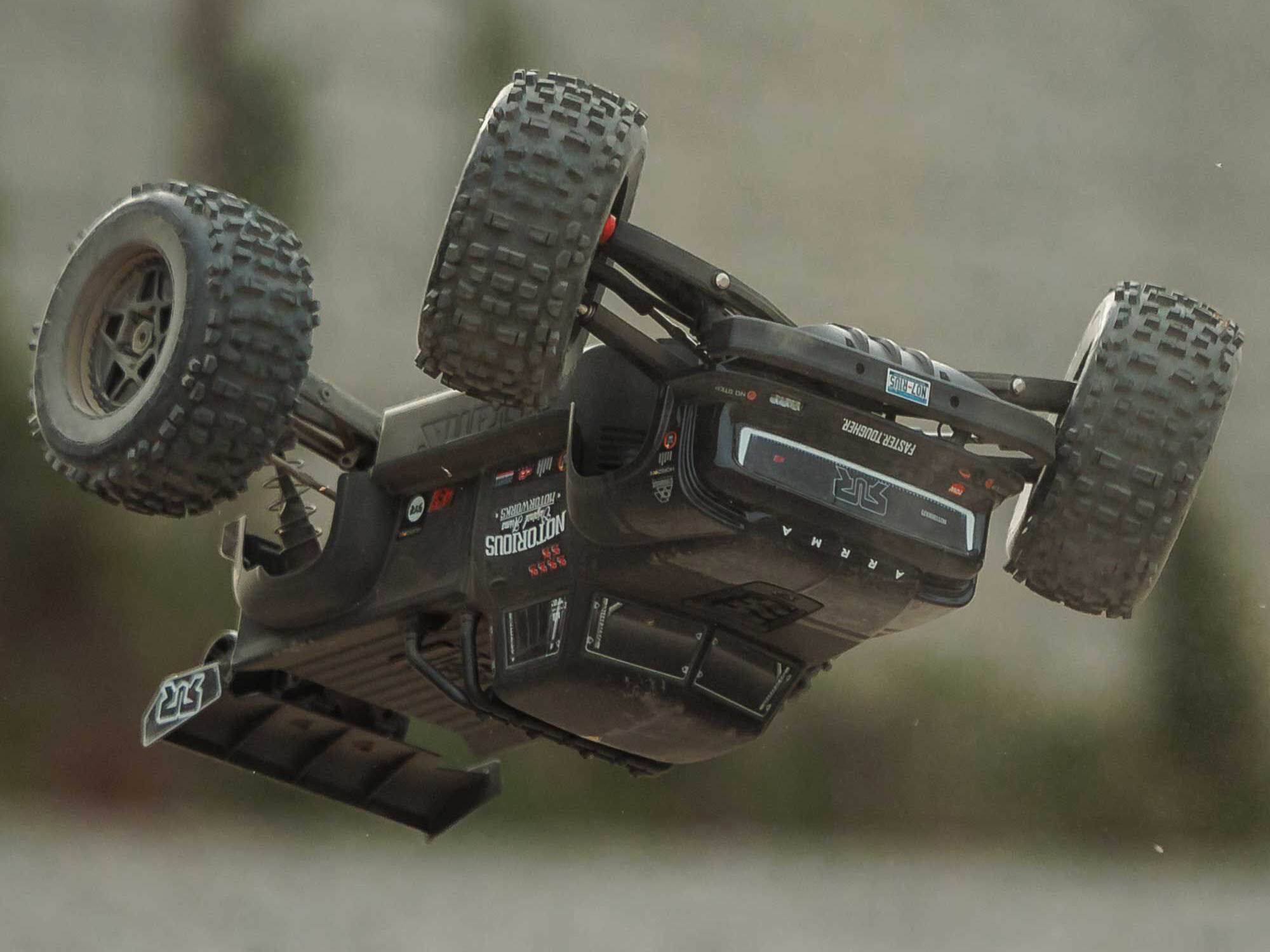 Arrma 1/8 NOTORIOUS 6S V6 4X4 BLX Stunt Truck RTR Black - Image 20