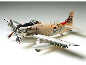 Tamiya DOUGLAS SKYRAIDER AD-6 (A-1H)