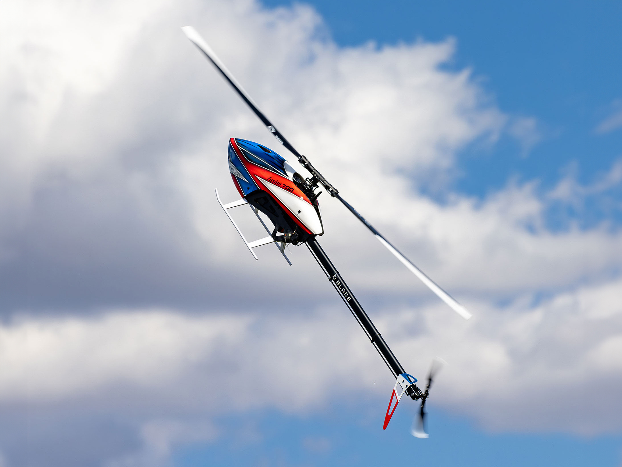 Blade Fusion 700 Kit with Motor and Blades - Image 17