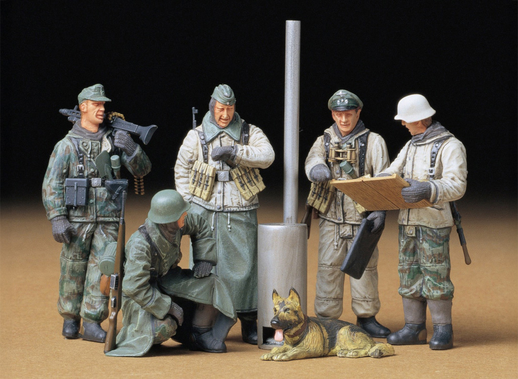 Tamiya German Soldiers at Field Briefing