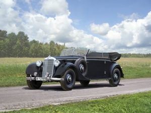 ICM Typ 320 (W142) Cabriolet, WWII German Staff Car