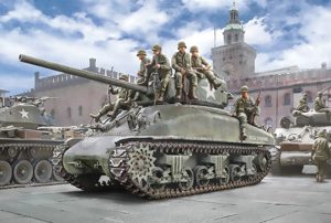 Italeri M4A1 Sherman with 7 Infantry Figures