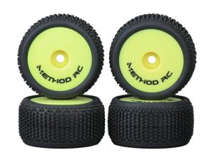 Method RC METHOD NITRAGRIP 1/24 TRUCK TYRES F/R ON 7MM HEX YELLOW (4)