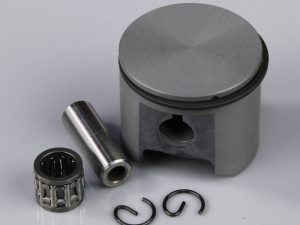 Stinger Engines Piston and Accessories including C-Clips / Rings / Gudgeon Bearing and Pin / Spacers (fits 20cc RE)