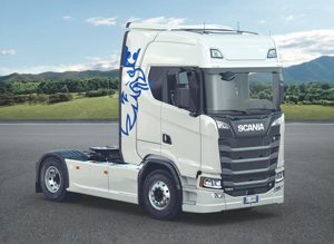Italeri Scania S770 V8 "White Cab"