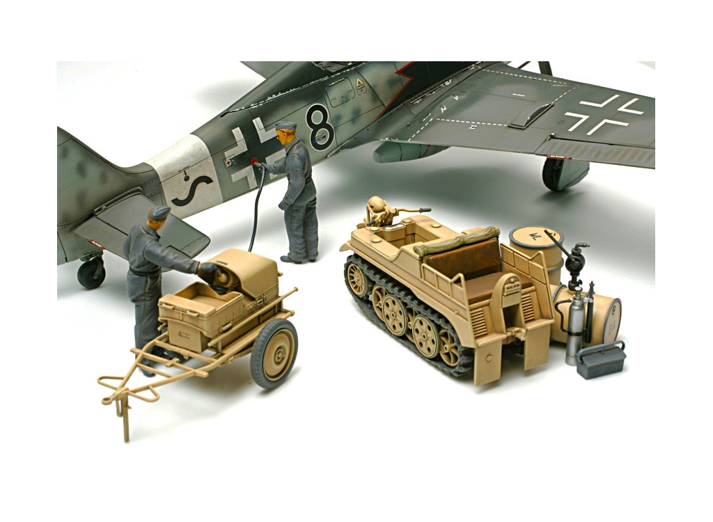 Tamiya German Aircraft Power Supply Unit & Kettenkraftrad Set