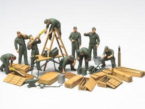 Tamiya TANK CREW FIELD MAINTENANCE