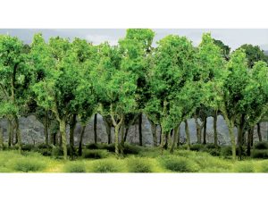 JTT Woods Edge Trees, Green, HO-Scale, (9 per pack)